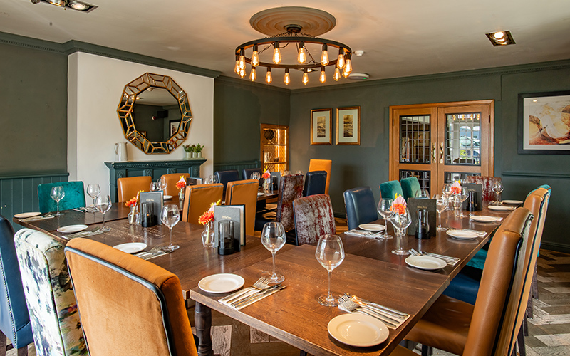 pcp-2024-secondaryspaces-thehawkbattlesbridge-privatedining-img-01.jpg
